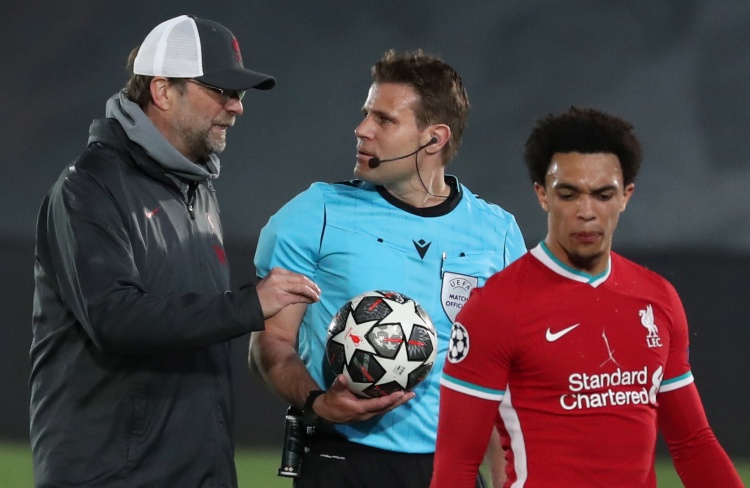 LPL官方发布2025全球总决赛入围赛对战海报，IG vs T1揭幕战引爆S13！